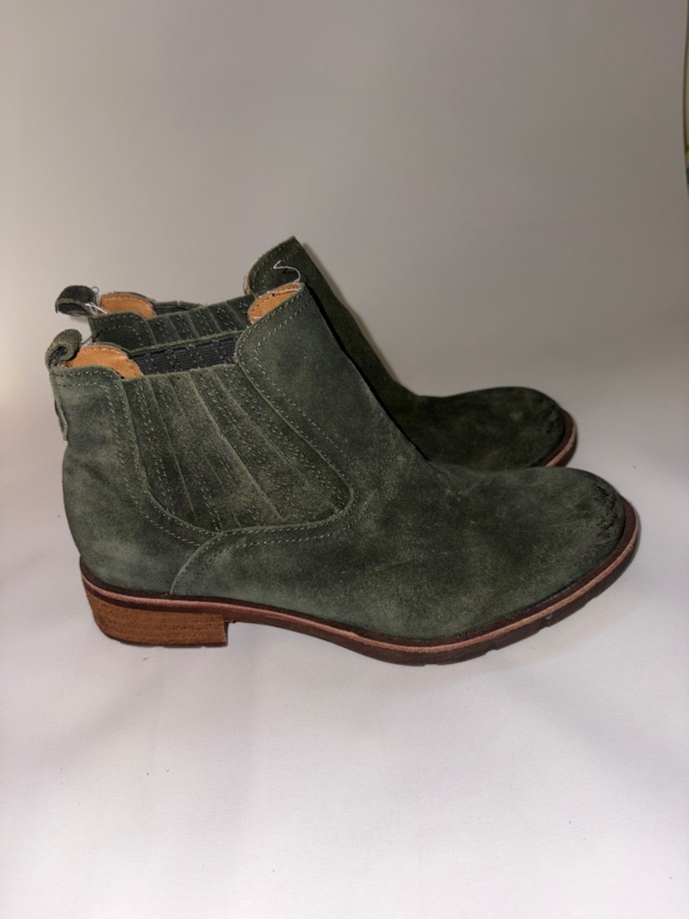 Sofft‎ Bellis III Women’s Suede Chelsea Boots Classic Slip-On Style Size 7